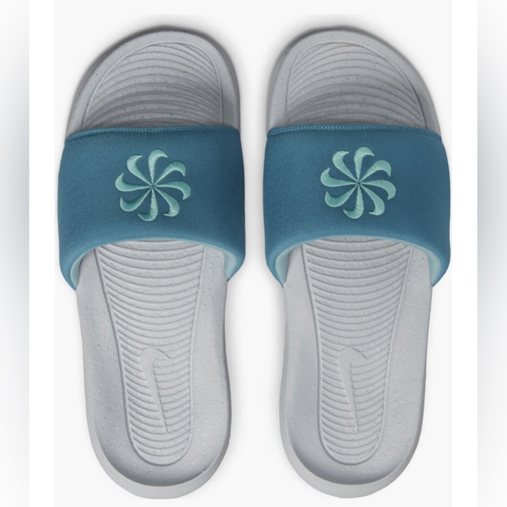NIKE Victori Slide
